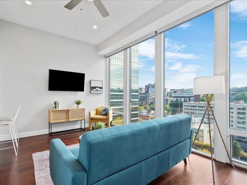 Cozysuites Roomy 1br, Ppg Paints Arena, Pitts *